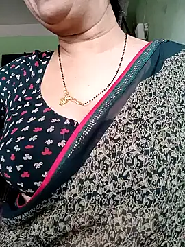 Snapshot of Rosy-B chatting on 02-05-25, 05:20 Rosy-B online show from 02-05-25, 05:20