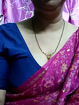 Snapshot of Rosy-B chatting on 02-08-25, 09:57 Rosy-B online show from 02-08-25, 09:57