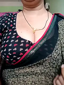 Snapshot of Rosy-B chatting on 02-18-25, 10:27 Rosy-B online show from 02-18-25, 10:27