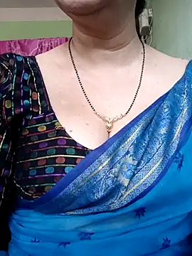 Snapshot of Rosy-B chatting on 02-21-25, 10:07 Rosy-B online show from 02-21-25, 10:07