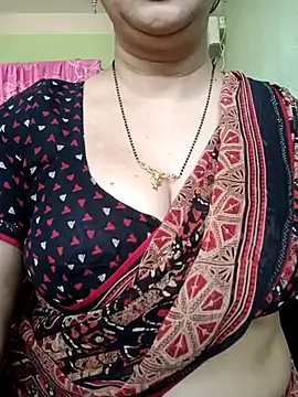 Snapshot of Rosy-B chatting on 03-11-25, 09:56 Rosy-B online show from 03-11-25, 09:56