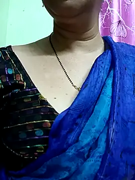 Snapshot of Rosy-B chatting on 03-17-25, 09:45 Rosy-B online show from 03-17-25, 09:45