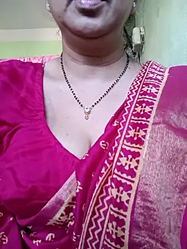 Snapshot of Rosy-B chatting on 09-29-25, 09:58 Rosy-B online show from 09-29-25, 09:58