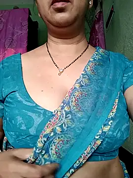 Snapshot of Rosy-B chatting on 10-14-25, 12:33 Rosy-B online show from 10-14-25, 12:33