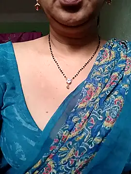 Snapshot of Rosy-B chatting on 11-02-25, 12:24 Rosy-B online show from 11-02-25, 12:24