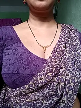 Snapshot of Rosy-B chatting on 11-15-25, 12:41 Rosy-B online show from 11-15-25, 12:41