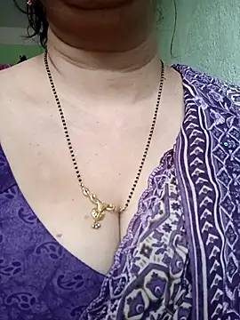 Snapshot of Rosy-B chatting on 11-26-25, 09:32 Rosy-B online show from 11-26-25, 09:32