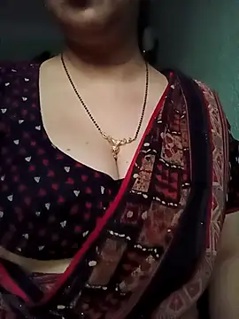 Snapshot of Rosy-B chatting on 12-16-25, 12:37 Rosy-B online show from 12-16-25, 12:37