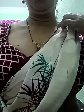 Snapshot of Rosy-B chatting on 12-22-25, 12:51 Rosy-B online show from 12-22-25, 12:51