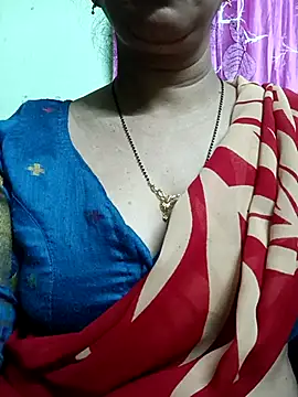 Snapshot of Rosy-B chatting on 01-12-26, 12:38 Rosy-B online show from 01-12-26, 12:38