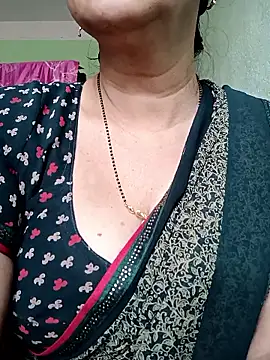 Snapshot of Rosy-B chatting on 01-13-26, 09:25 Rosy-B online show from 01-13-26, 09:25