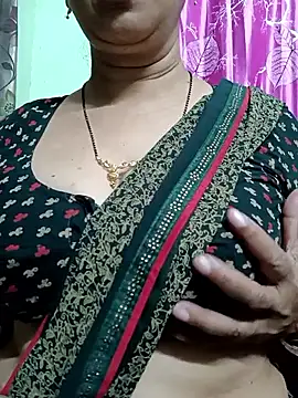 Snapshot of Rosy-B chatting on 01-13-26, 09:31 Rosy-B online show from 01-13-26, 09:31