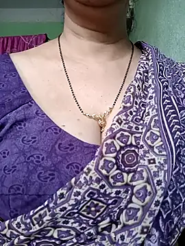 Snapshot of Rosy-B chatting on 01-14-26, 09:48 Rosy-B online show from 01-14-26, 09:48