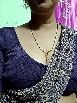 Snapshot of Rosy-B chatting on 01-14-26, 10:03 Rosy-B online show from 01-14-26, 10:03