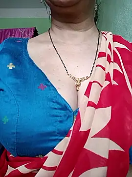 Snapshot of Rosy-B chatting on 01-17-26, 09:36 Rosy-B online show from 01-17-26, 09:36