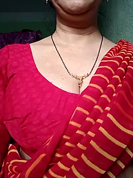 Snapshot of Rosy-B chatting on 02-01-26, 01:04 Rosy-B online show from 02-01-26, 01:04