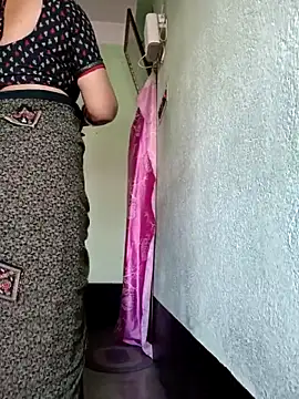 Snapshot of Rosy-B chatting on 02-12-26, 10:21 Rosy-B online show from 02-12-26, 10:21