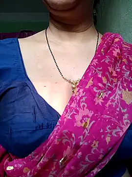 Snapshot of Rosy-B chatting on 02-13-26, 01:12 Rosy-B online show from 02-13-26, 01:12