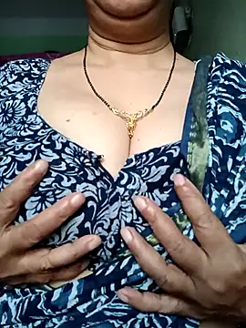 Snapshot of Rosy-B chatting on 02-16-26, 12:51 Rosy-B online show from 02-16-26, 12:51