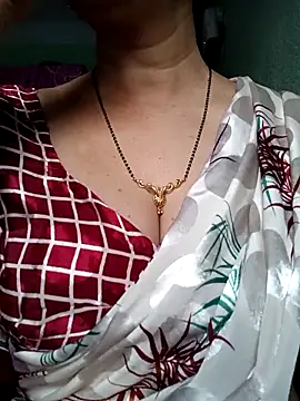 Snapshot of Rosy-B chatting on 02-17-26, 12:51 Rosy-B online show from 02-17-26, 12:51