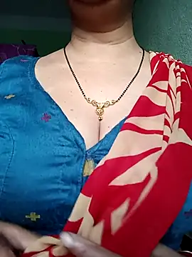 Snapshot of Rosy-B chatting on 02-20-26, 01:02 Rosy-B online show from 02-20-26, 01:02