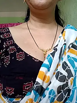 Snapshot of Rosy-B chatting on 02-20-26, 09:54 Rosy-B online show from 02-20-26, 09:54