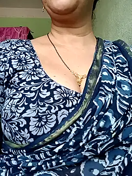 Snapshot of Rosy-B chatting on 02-22-26, 09:41 Rosy-B online show from 02-22-26, 09:41