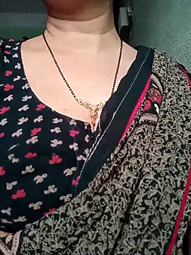 Snapshot of Rosy-B chatting on 02-23-26, 01:03 Rosy-B online show from 02-23-26, 01:03