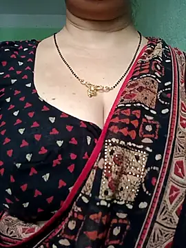 Snapshot of Rosy-B chatting on 03-11-26, 12:38 Rosy-B online show from 03-11-26, 12:38