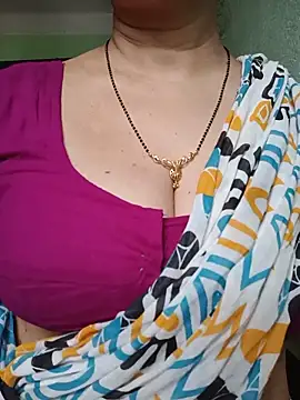 Snapshot of Rosy-B chatting on 06-19-26, 12:48 Rosy-B online show from 06-19-26, 12:48