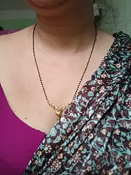 Snapshot of Rosy-B chatting on 06-30-26, 12:33 Rosy-B online show from 06-30-26, 12:33
