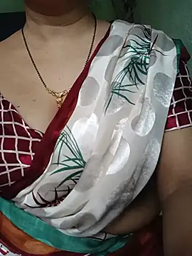 Snapshot of Rosy-B chatting on 07-12-26, 12:34 Rosy-B online show from 07-12-26, 12:34