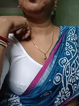 Snapshot of Rosy-B chatting on 07-17-26, 12:28 Rosy-B online show from 07-17-26, 12:28