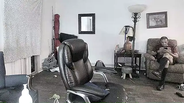 Snapshot of Clearlytothepoint420 chatting on 03-02-26, 07:48 Clearlytothepoint420 online show from 03-02-26, 07:48