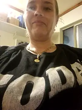Snapshot of Off_the_Lesh chatting on 05-24-26, 11:59 Off the Lesh online show from 05-24-26, 11:59
