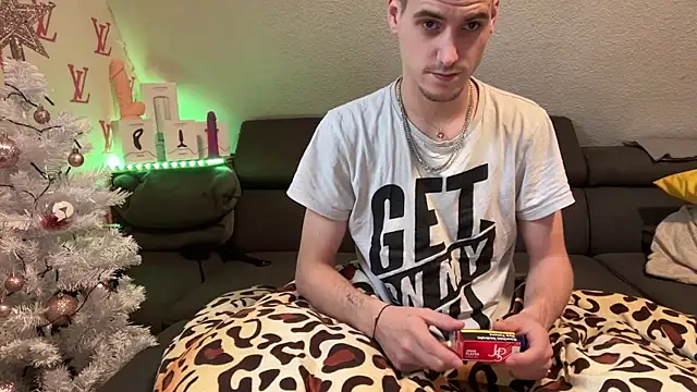 Cookieboy88 online show from 11-15-25, 08:33