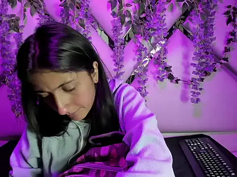 Cameron cutte online show from 10-30-25, 08:42