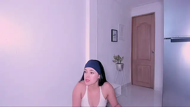 Snapshot of DannaHyde chatting on 09-16-25, 03:57 DannaHyde online show from 09-16-25, 03:57