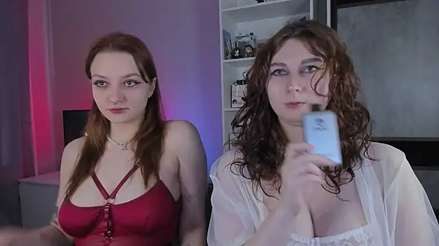 Snapshot of Goddess-Rose chatting on 05-15-26, 04:47 Goddess-Rose online show from 05-15-26, 04:47