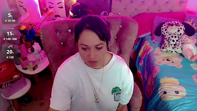 Snapshot of martina_bk chatting on 12-19-25, 01:34 martina bk online show from 12-19-25, 01:34