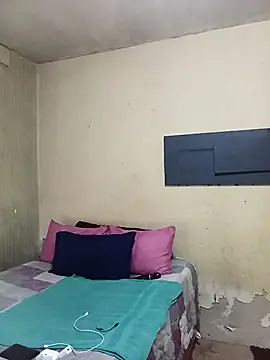 Snapshot of FreakyAngel3X chatting on 11-09-25, 07:39 FreakyAngel3X online show from 11-09-25, 07:39