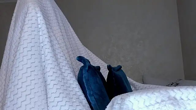 Snapshot of Britney_Ross chatting on 12-25-24, 05:26 Britney Ross online show from 12-25-24, 05:26