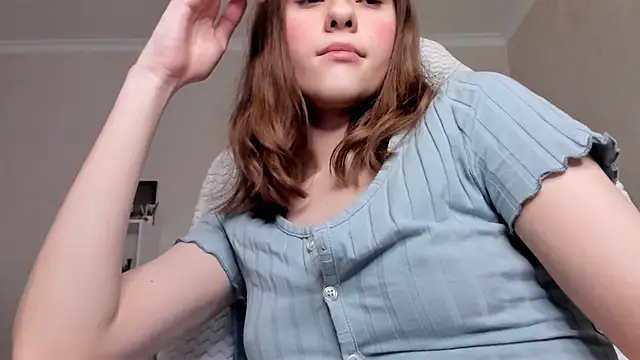 Snapshot of Britney_Ross chatting on 12-26-24, 05:37 Britney Ross online show from 12-26-24, 05:37