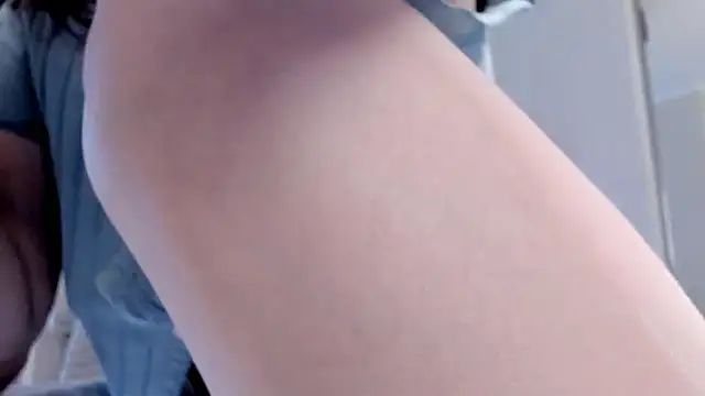 Snapshot of Britney_Ross chatting on 01-24-25, 07:08 Britney Ross online show from 01-24-25, 07:08