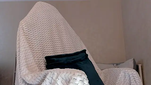 Snapshot of Britney_Ross chatting on 03-04-25, 06:37 Britney Ross online show from 03-04-25, 06:37