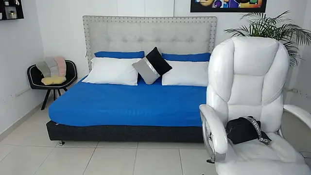 Chiqui milk  online show from 01-27-25, 07:56