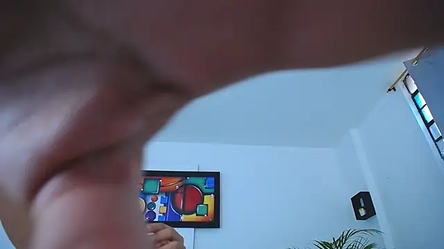 Chiqui milk  online show from 02-22-25, 10:20