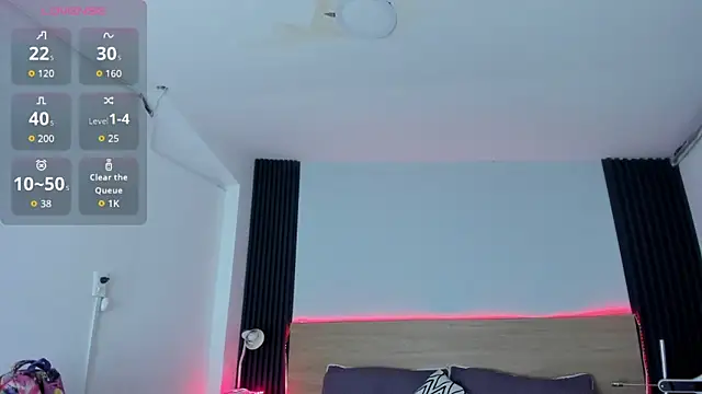 Chiqui milk  online show from 10-29-25, 07:04