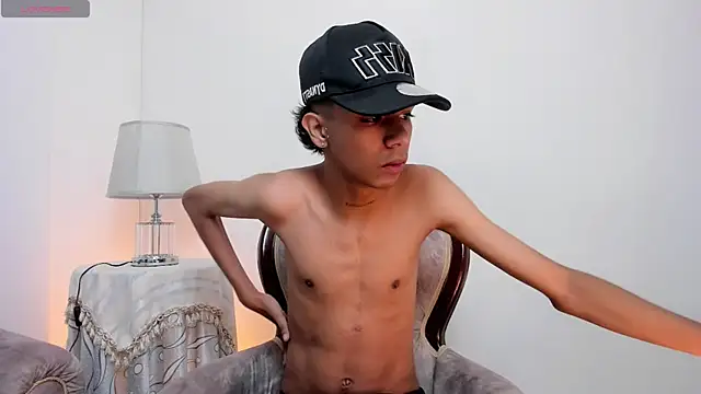 Snapshot of dikey_62 chatting on 12-14-24, 10:28 dikey 62 online show from 12-14-24, 10:28