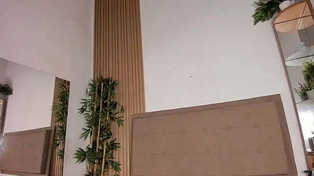 Natasha  Sccott online show from 03-05-25, 02:25